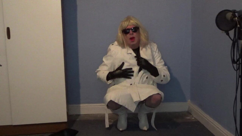 Leather Kirsten: Fun with a Shoe