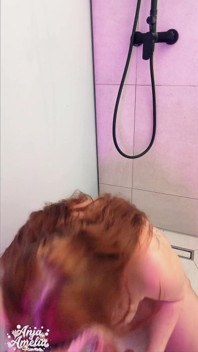 Německá Sprcha JOI - Sání Robertku a Odpočítávání Obličeje