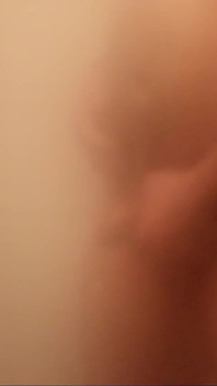 Molliger schwuler in der dusche