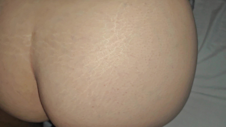 Latincurvyredhead: Min fitta är väldigt smal och liten och min perversa styvbror...