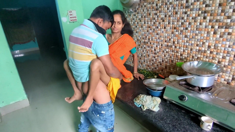 Easypron: Làm tình trong nhà bếp assam hot girl
