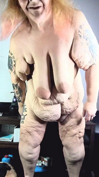 She the Boss Riding Him on Her Desk That Pussys the Best
