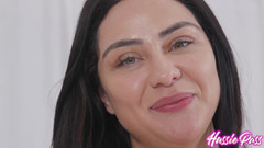 Hussie Auditions: Latina-MILF nimmt zwei mit Rei Sky mit Gi joey und...