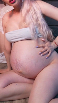 Pregnant Peeing