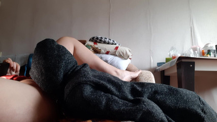Lesbian-candys: Când iubitul meu a mers să facă un duș, mama...