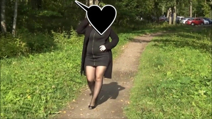 Nylon-Heels: Прогулка в парке, милфы в чулках