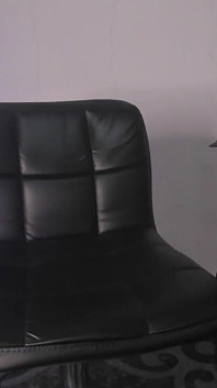 Vergón Negro Colombiano mostrando tudo em casa