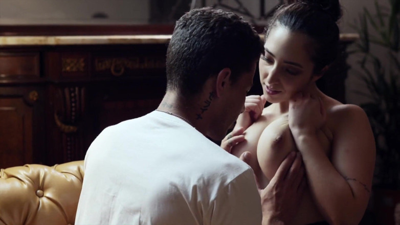 Plenna Filmes: My Therapist Helped Me Relax Lis Del Castilho E Atlas