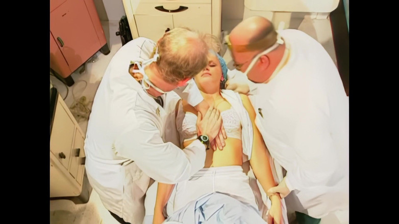 Blitzporn: Lea De Mae: Önce amımı sikeyim, sonra küçük kıçımı...