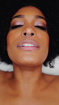 자지와 질싸를 원하는 Bratty Black 의붓여동생 Addis Fouche