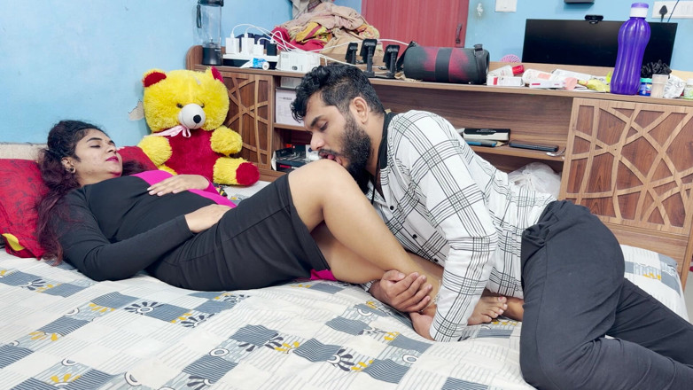 Vaishnavysharunraj: Malayali chef, mädchen füße massage von jungen personal
