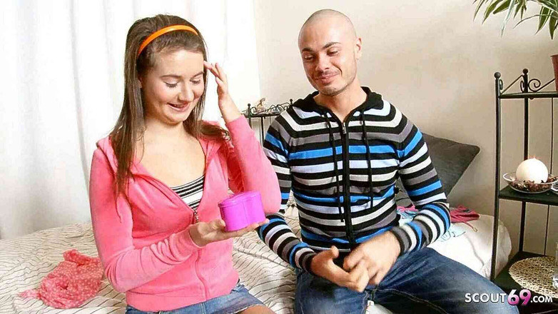 Full porn collection: बड़े लंड वाले सहपाठी द्वारा कमसिन लड़की को उसकी पहली गांड चुदाई के लिए बहकाया गया