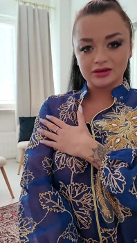 大黑鸡巴在她的丈夫面前操阿拉伯婊子