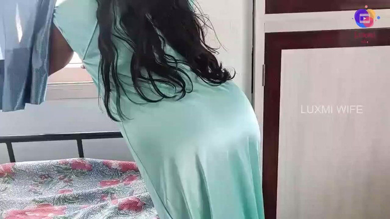 Luxmi Wife: 배다른 아들에게 펠라 해주는 계모