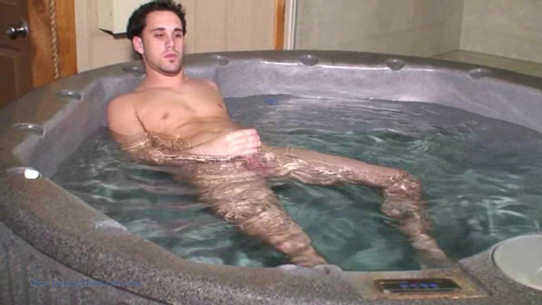 Wet Dream Men: Carmine - sprcha, vana a ruční práce