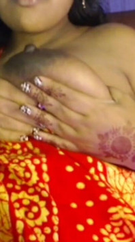 Pregnent Lady Hot Bermain Dengan Payudara Memek Berbulu Dan Setetes Strom.