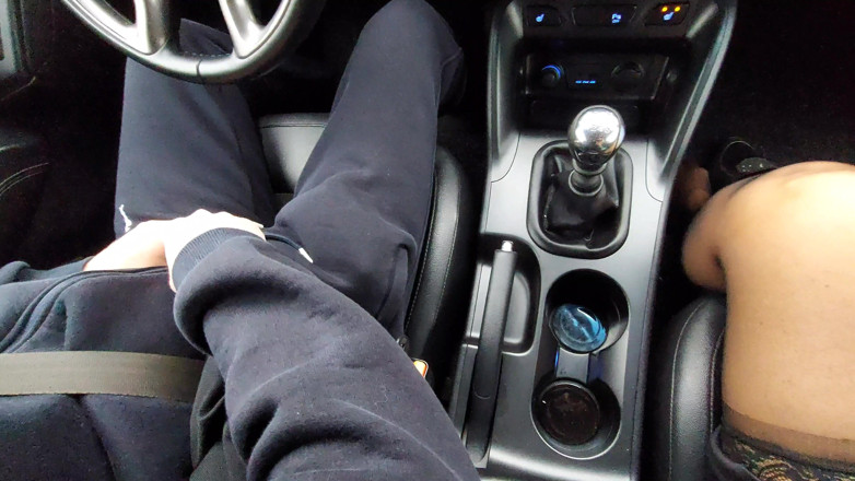 Step Mommy: Madrastra sola en el auto con su hijastro lo seduce...