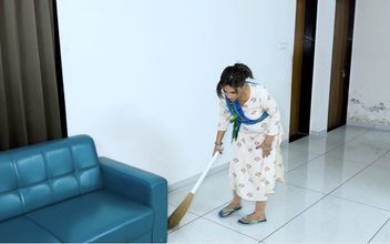 The Maid Used to Steal in the Boss’s House
