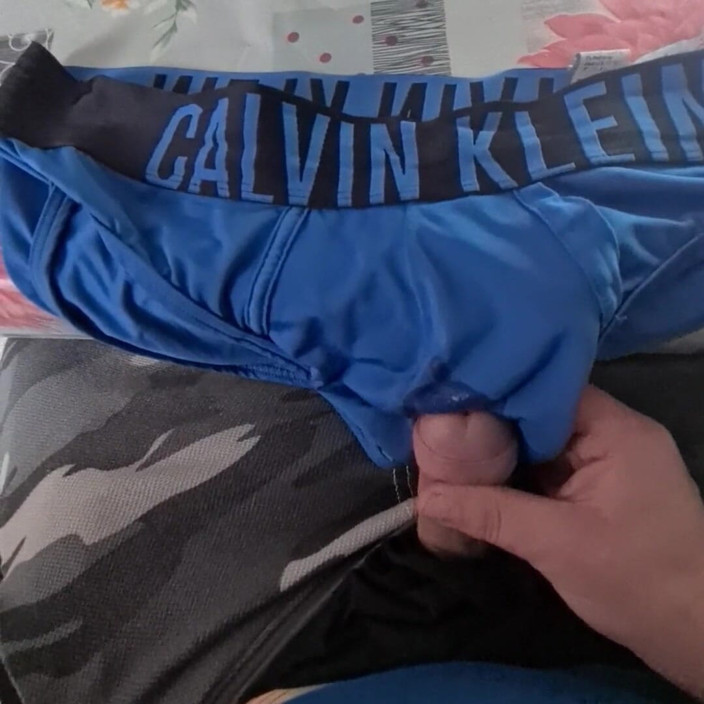 CumShorts: İç çamaşırına boşalma