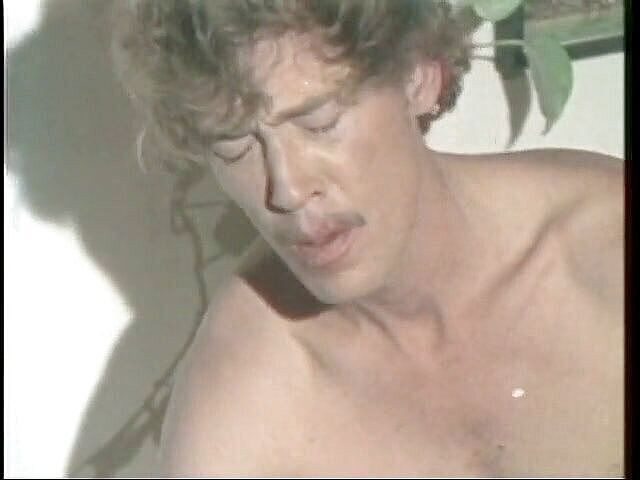 Just X Star: Porno vintage : John Holmes et son énorme bite baisent une femme...