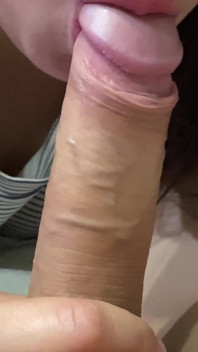 Colpi di sperma proprio in bocca