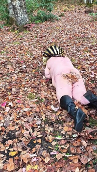 Dirty Ass Leaf Playing in Her Ass Cumming She's Not Faking