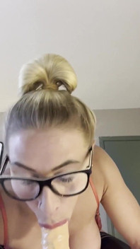 Quick Little Blow Job Suck to Drain Your Balls This Morning