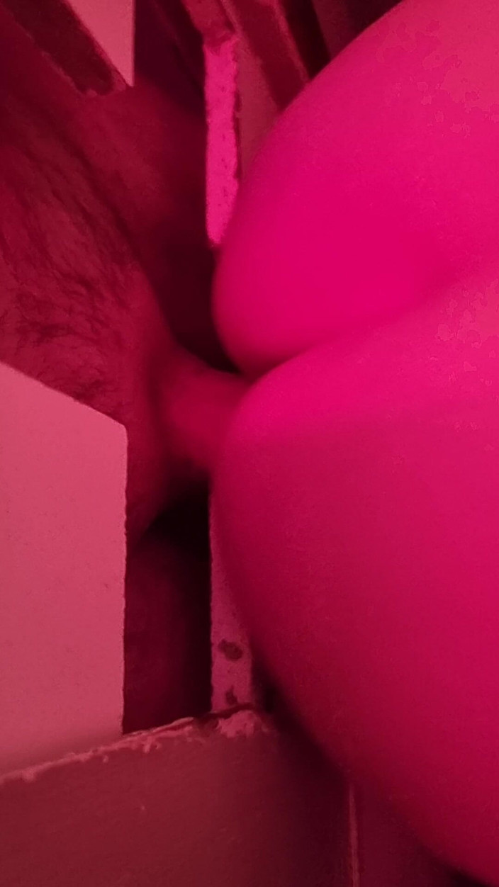 R b hubby: Nog een kijkgat-vreemdeling voor het strakke poesje van de vrouw