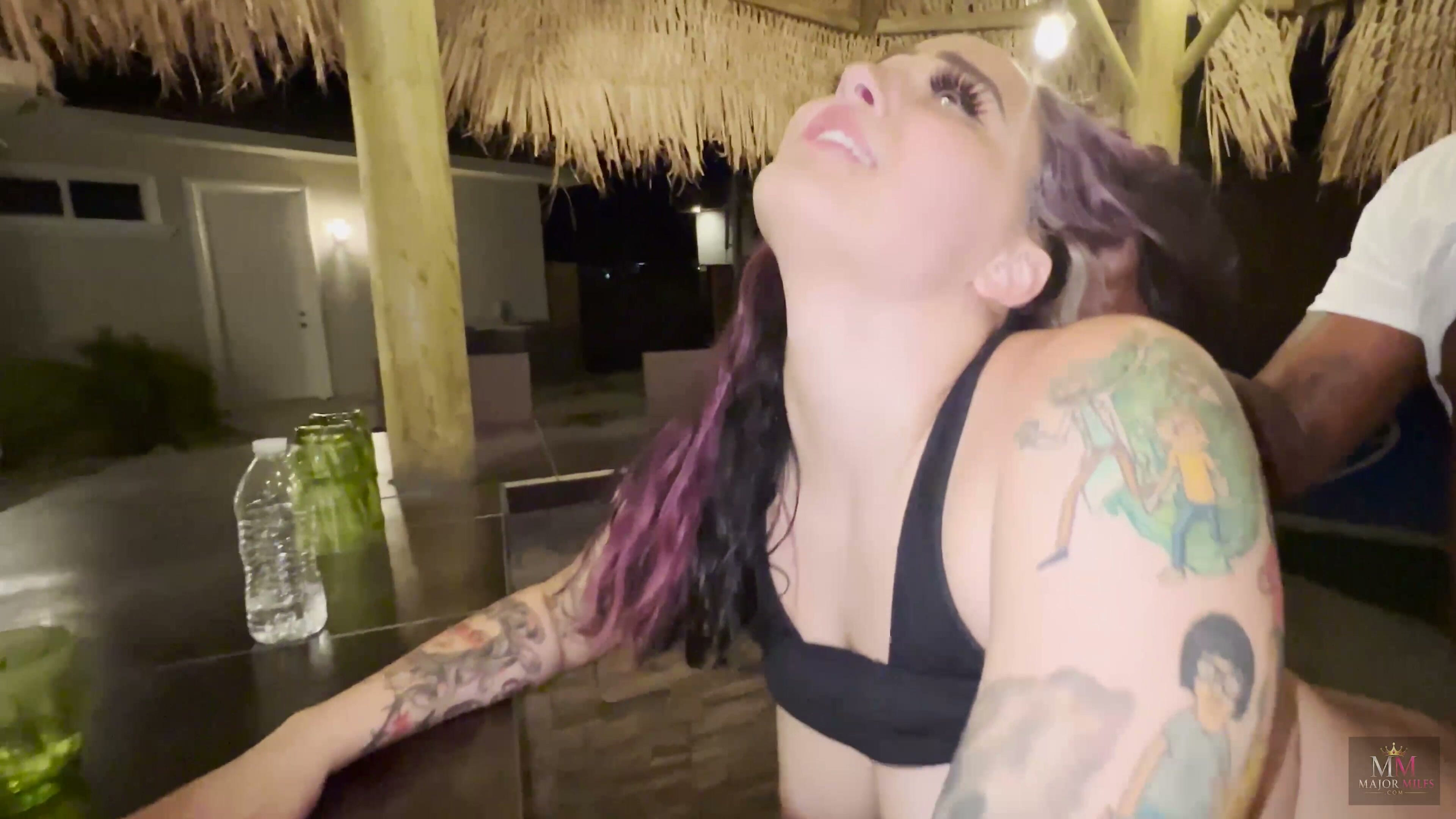 Rome Major Bangs Slutty Bartender Until She Squirts on His BBC