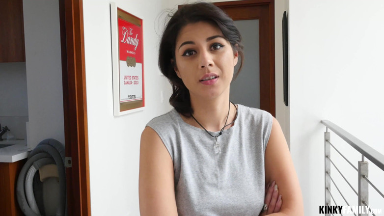 Kinky Family: Neuk haar harige poesje afscheid