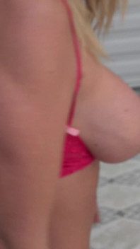 Tetona rubia milf Rachael Cavalli es criticada