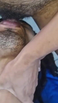 Kouřila jsem mi kundičku a dala mu orální sex před šukáním