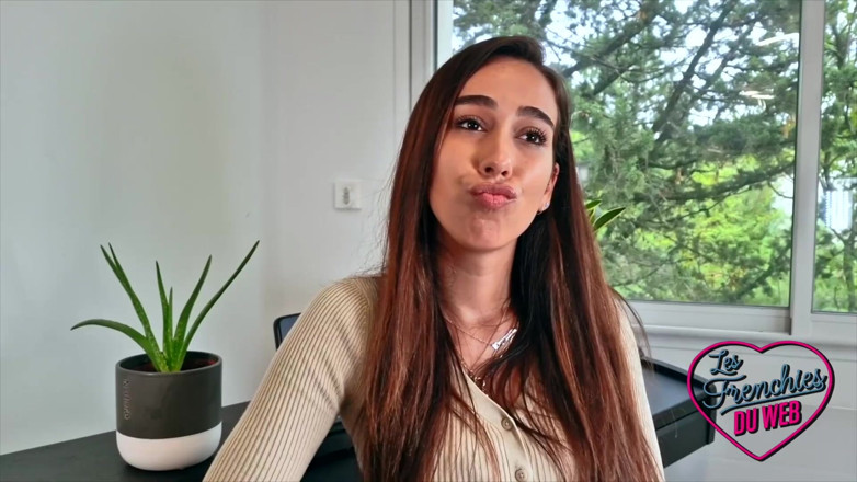 The Frenchies of the web: Каміла, не дуже сором'язлива молода пустунка, хоче, щоб її трахнули