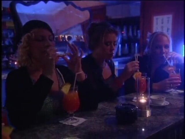 Lucky Cooch: Vintage babes having fun at the bar