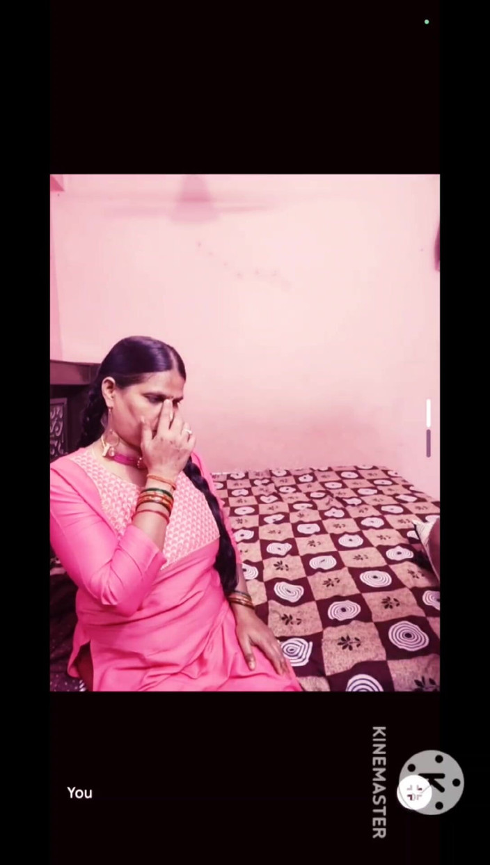 Lustykajolbhabhi: Esposa do cunhado tem provocação em vídeo chamada