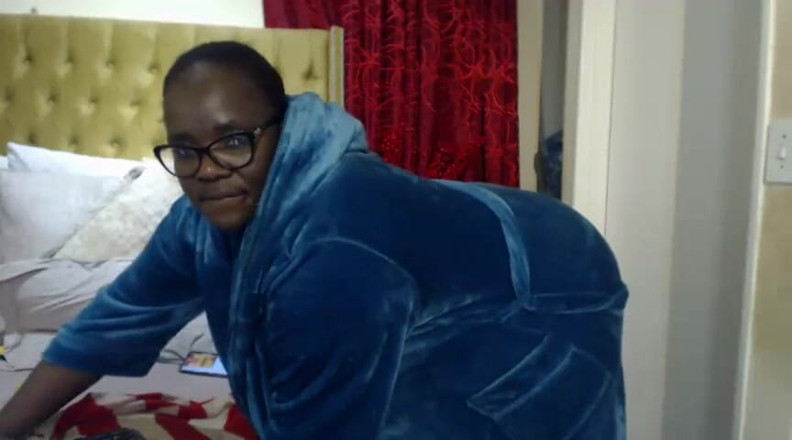 Legendary Booty Overdose: Horny SSBBW Masturbating and Having Breakfast in Bed