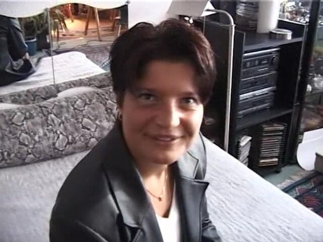 Lucky Cooch: Short hair brunette blows big cock at the casting