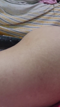 Ti entusiasma vedere questo dildo enorme e entrare in me?