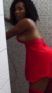 Seks mandi keras dengan si cantik eboni berpantat besar - Kiki Minaj - orgasme lelaki yang sengit