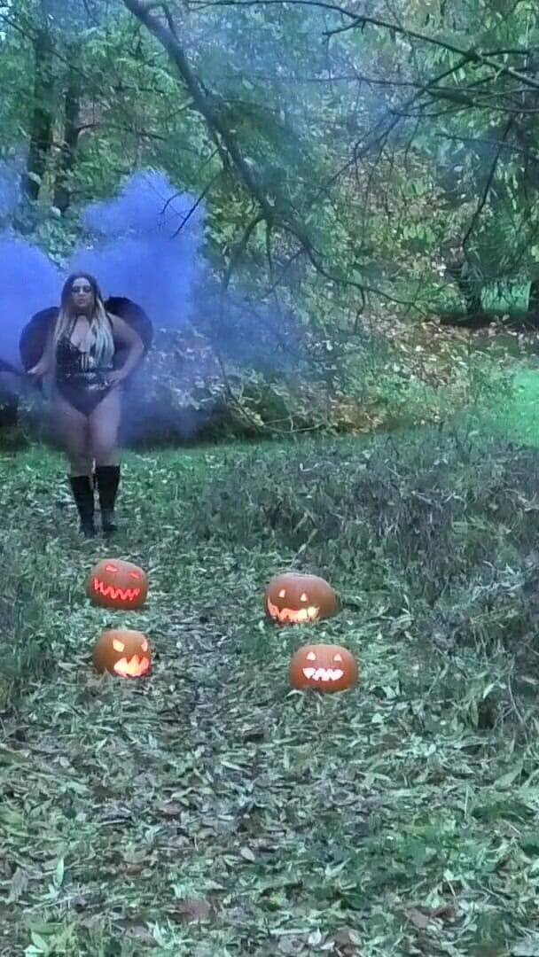Smoke Bombs (Catalia's Epic Filth)