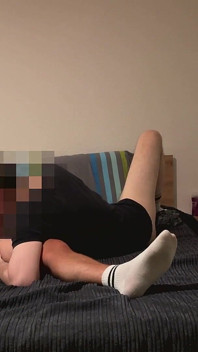 Pria kuli bangunan straight kembali, mergokin mike lagi asik mainin dan berujung nyepong kontol