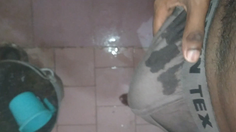 Tamil 10 inches BBC: Tamil10inchesbbc đi tiểu buổi tối
