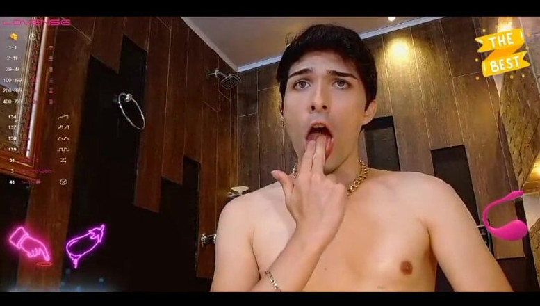 Diego latinboy: Fingers in the Ass and Oil on My Cock