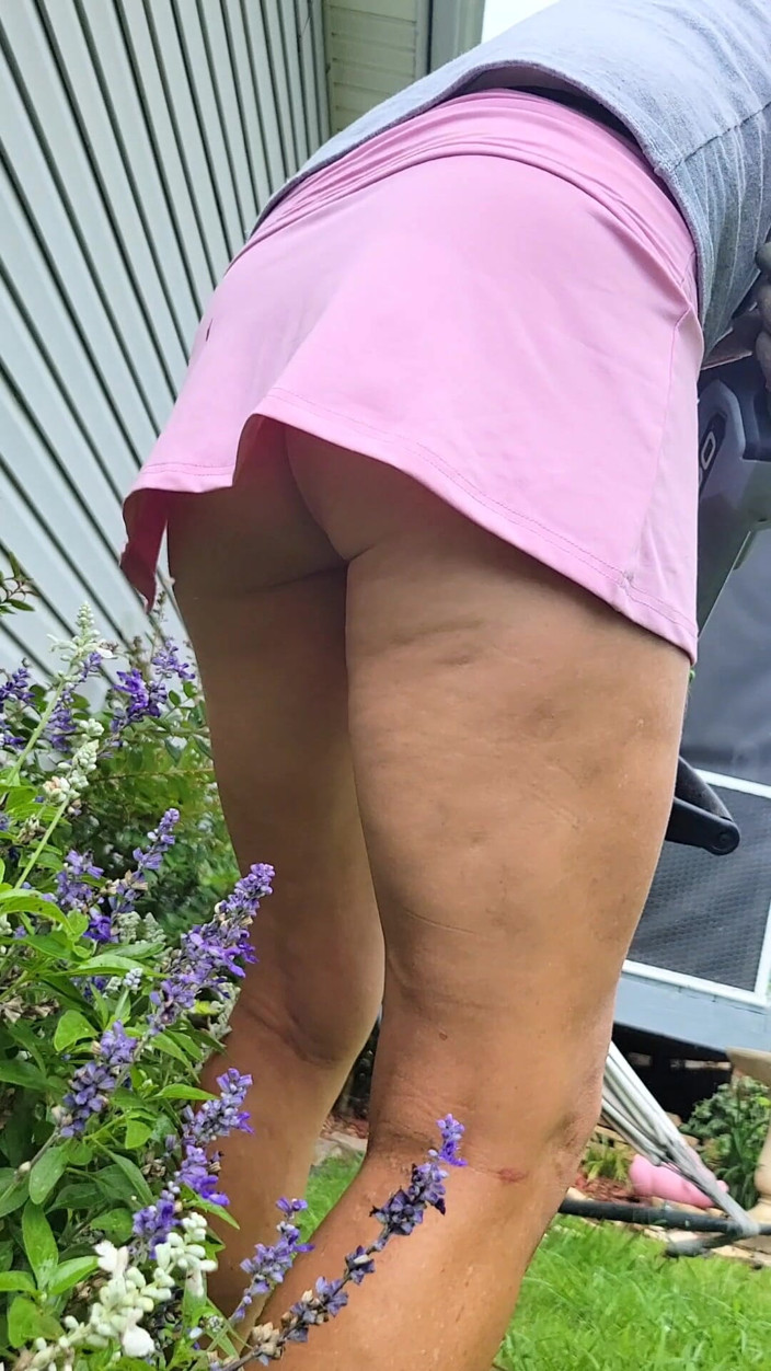 Fantasy Milf: Зяюча Мокра Дворова Пизда