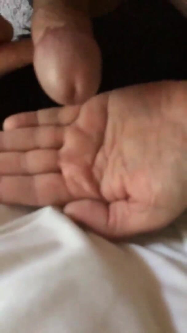 Kinky horny gay bois: Apenas um homem gay masturbando gozadas fora de seu pênis