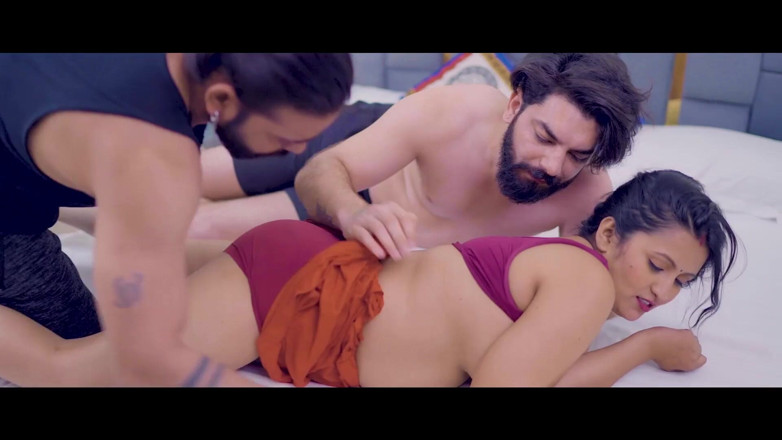 Triflicks: Trekant med hus gjort 2 Bhaiyon ne Milkar Kaamwali Ke Sath...