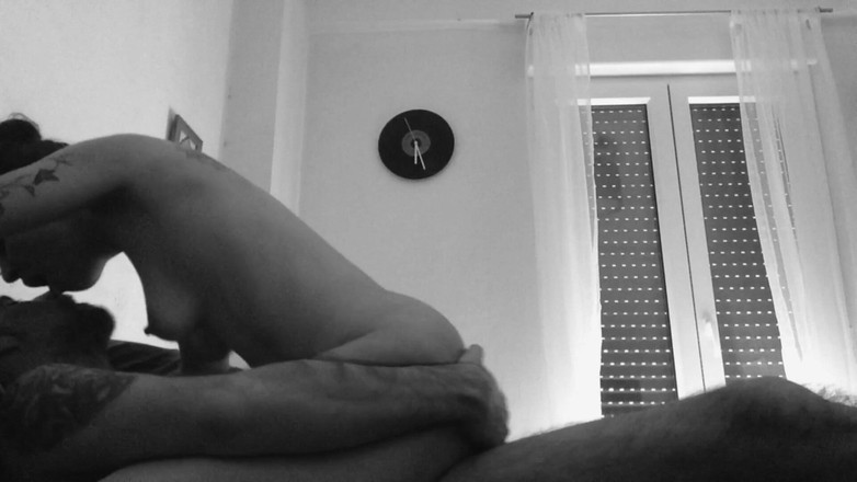 Akasha7: あなたのために楽しんでいる服従的な女の子、Akasha7に聞いて