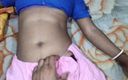 Hot Sex Bhabi: Pumi la bhabhi couche avec son demi-frère