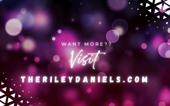 Riley Daniels: Čůrání a hrátky s kundičkou v tělocvičně