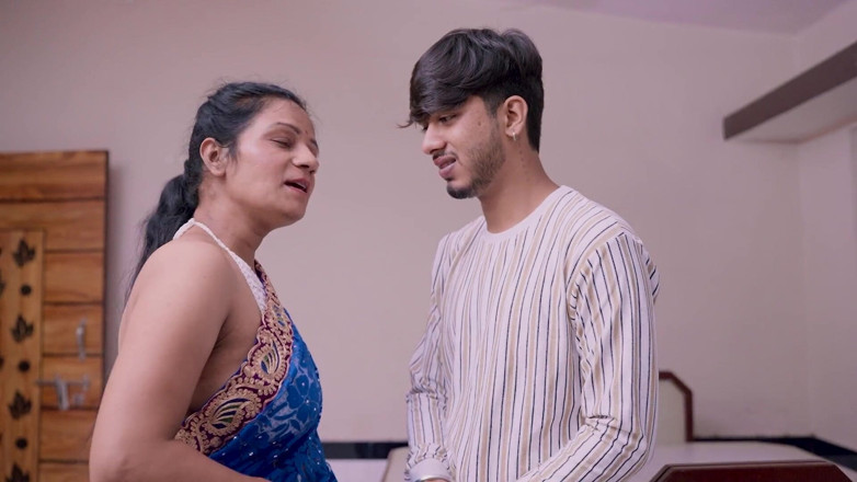 HotMaal69: Mătușă indiană speriată după ce a văzut o pulă mare...
